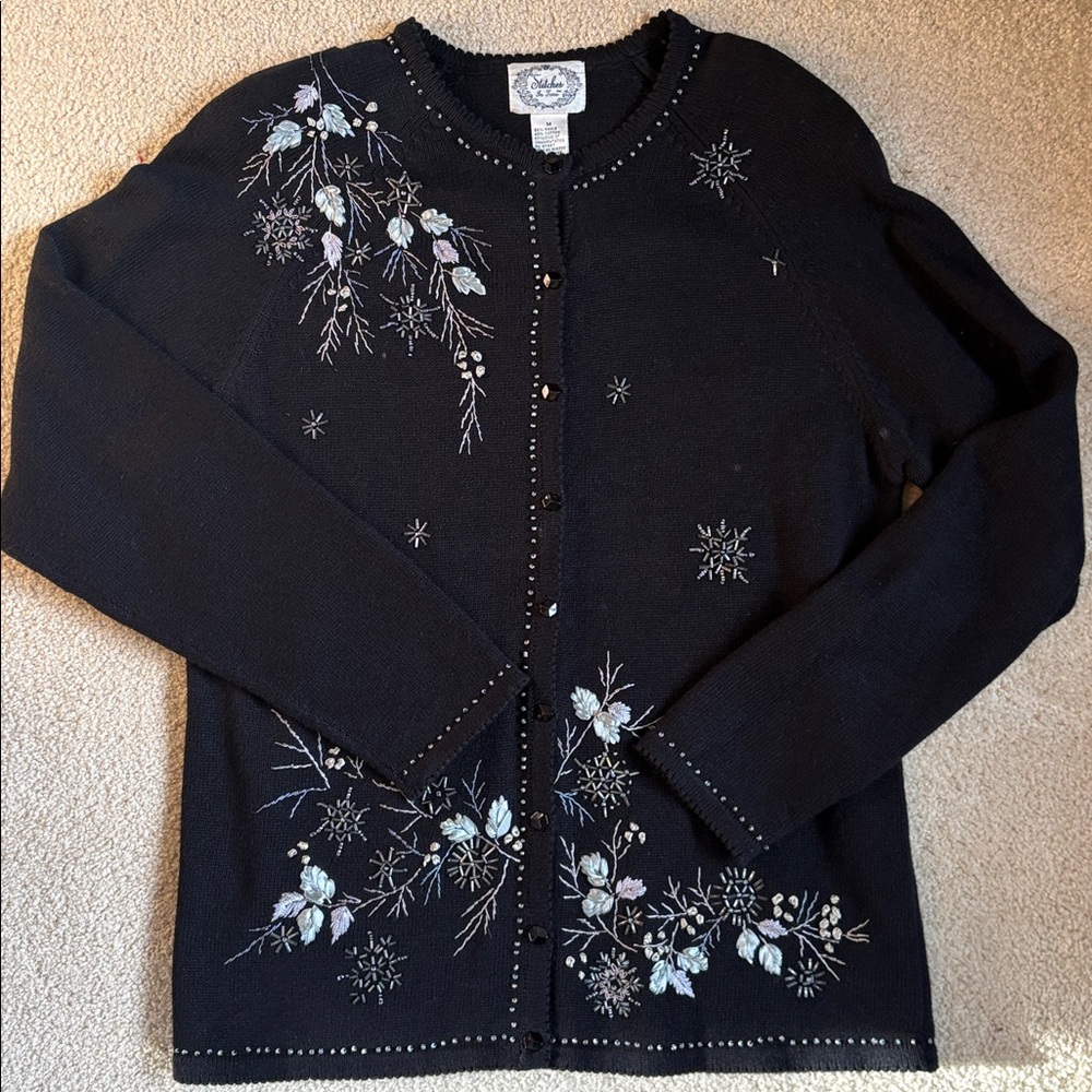 Vintage 80s/90s Stitches in Time Snowflake Embroidered Beaded Cardigan size M